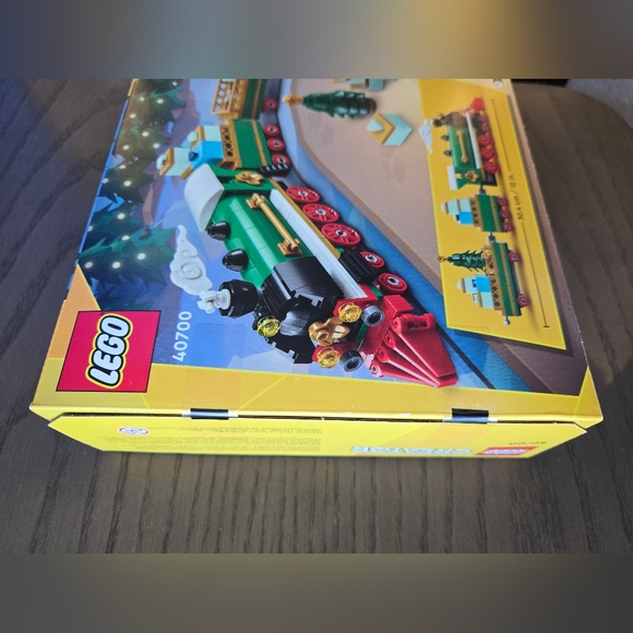 Lego Winter Holiday Train - Picture 3 of 3